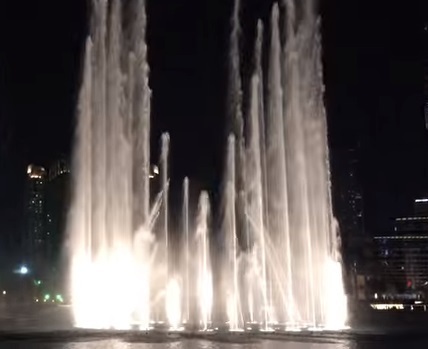 фонтан в Дубайе